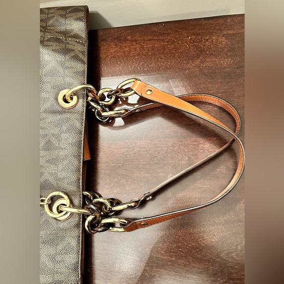 Michael Kors Handbag - Picture 7 of 9